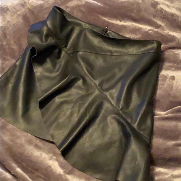 Faux leather mini skirt Size S - Picture 3 of 4